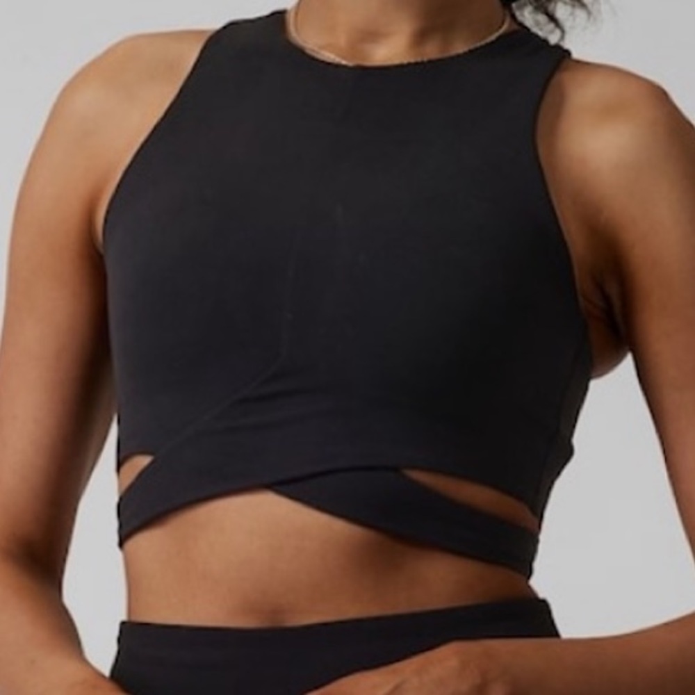 NWT Athleta Conscious Cut Out Crop Top Size Small fit for A, B, & C cup